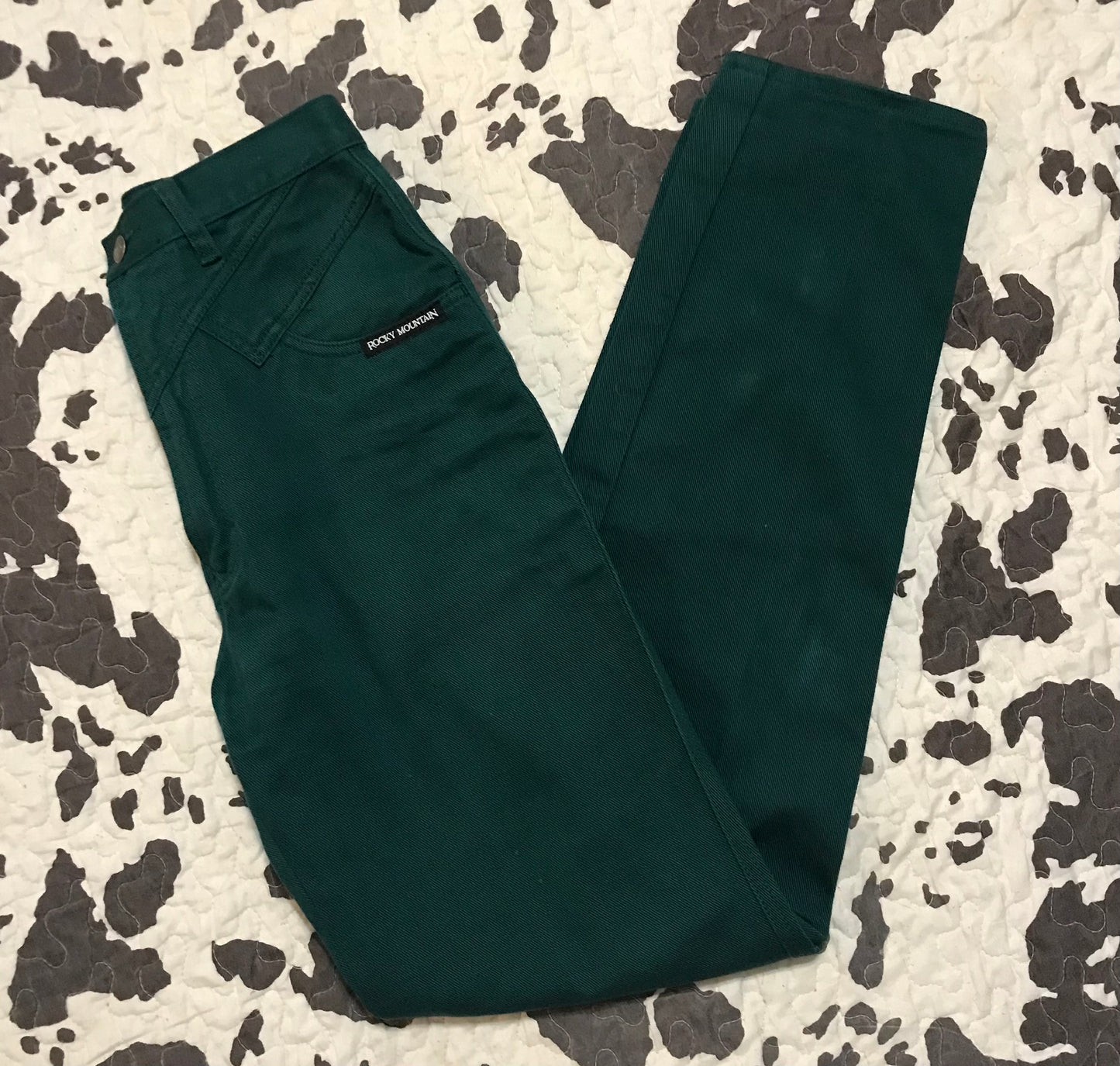 Gunshy Green (25.5 x 33.5)