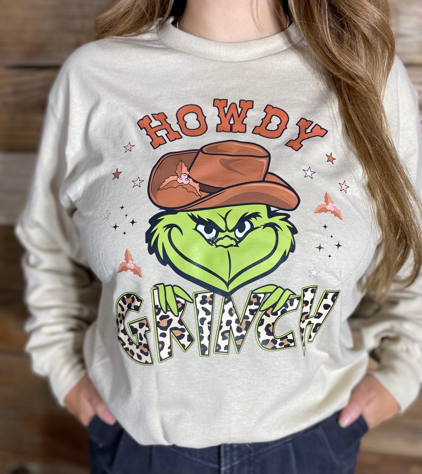 Howdy Grinch Shirt Sand