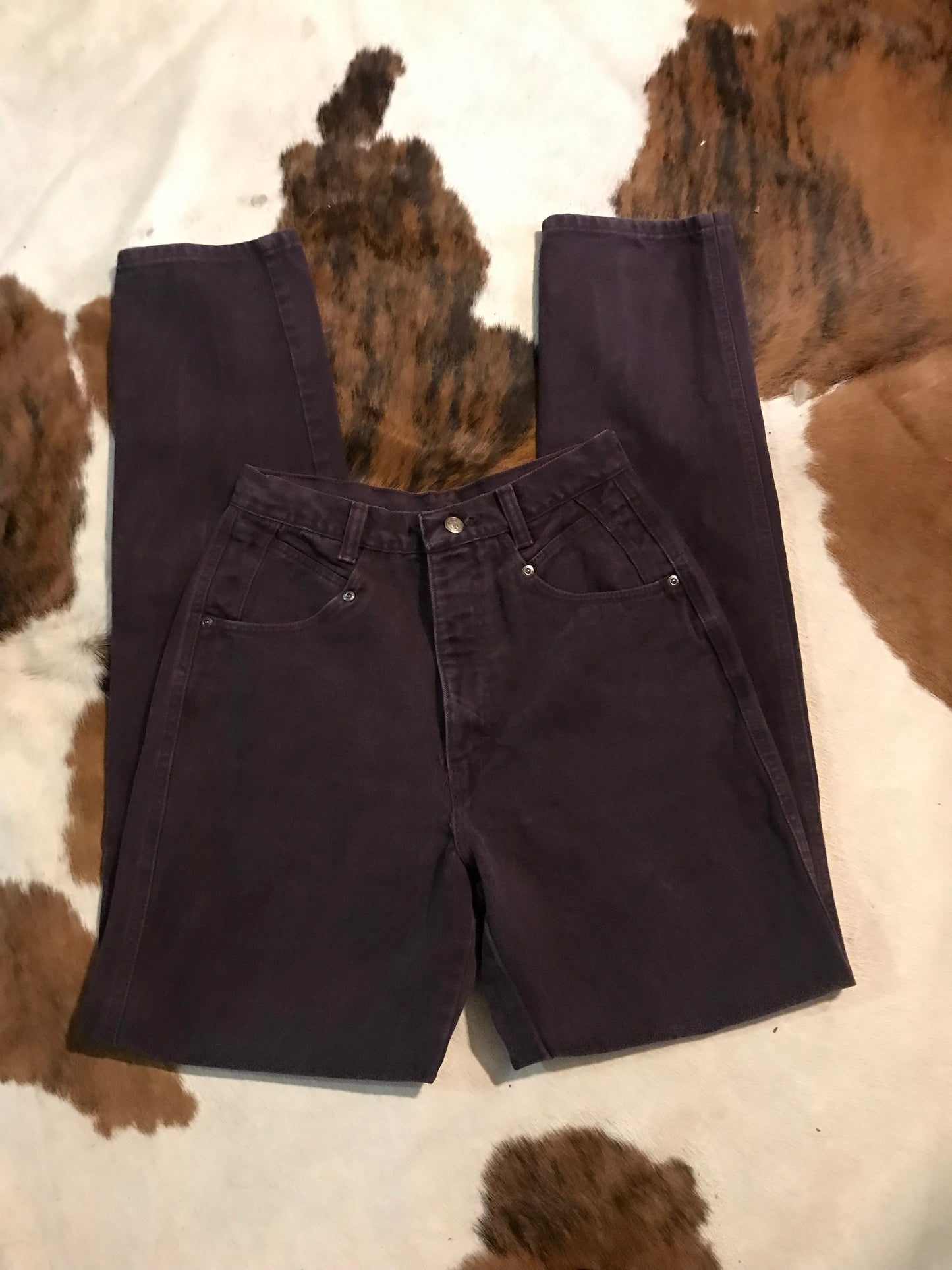 Plum Pretty (25.5 x 36.5)