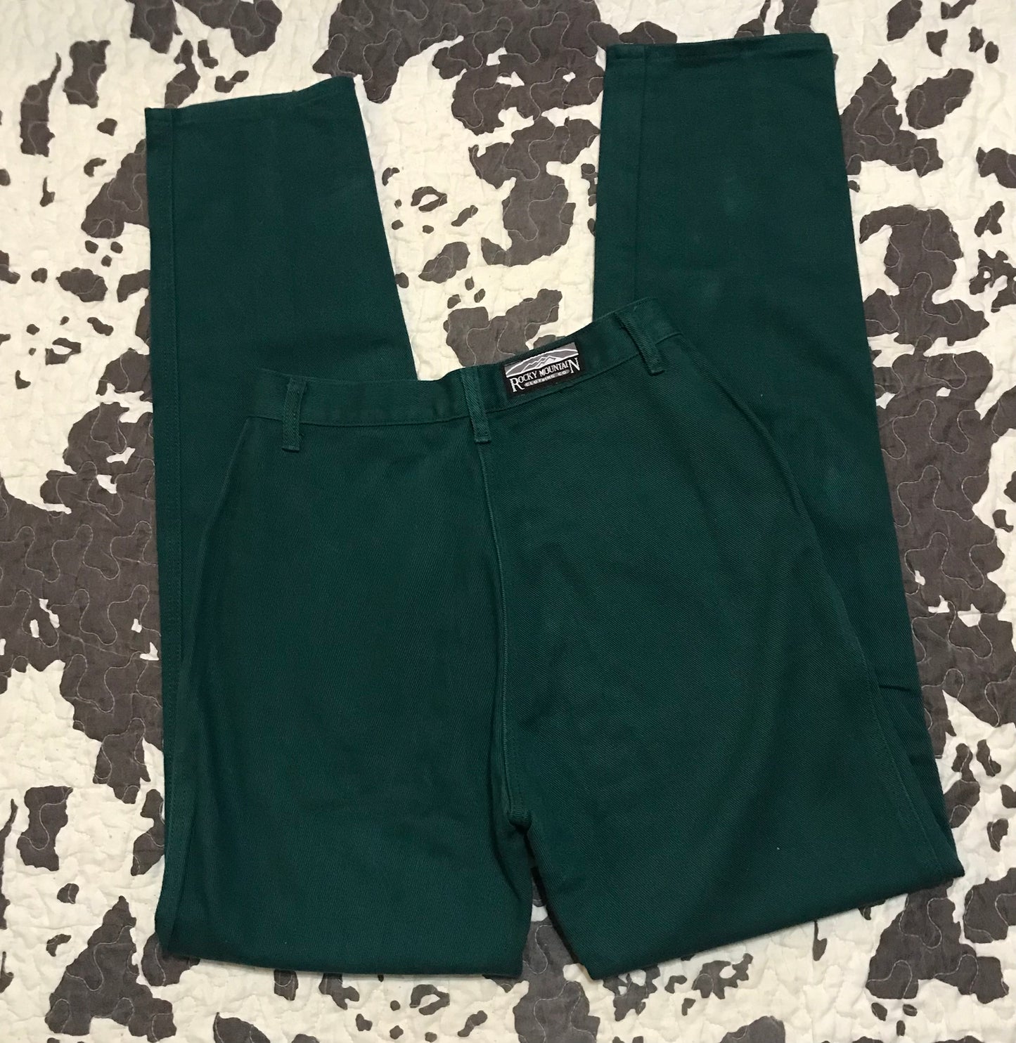 Gunshy Green (25.5 x 33.5)