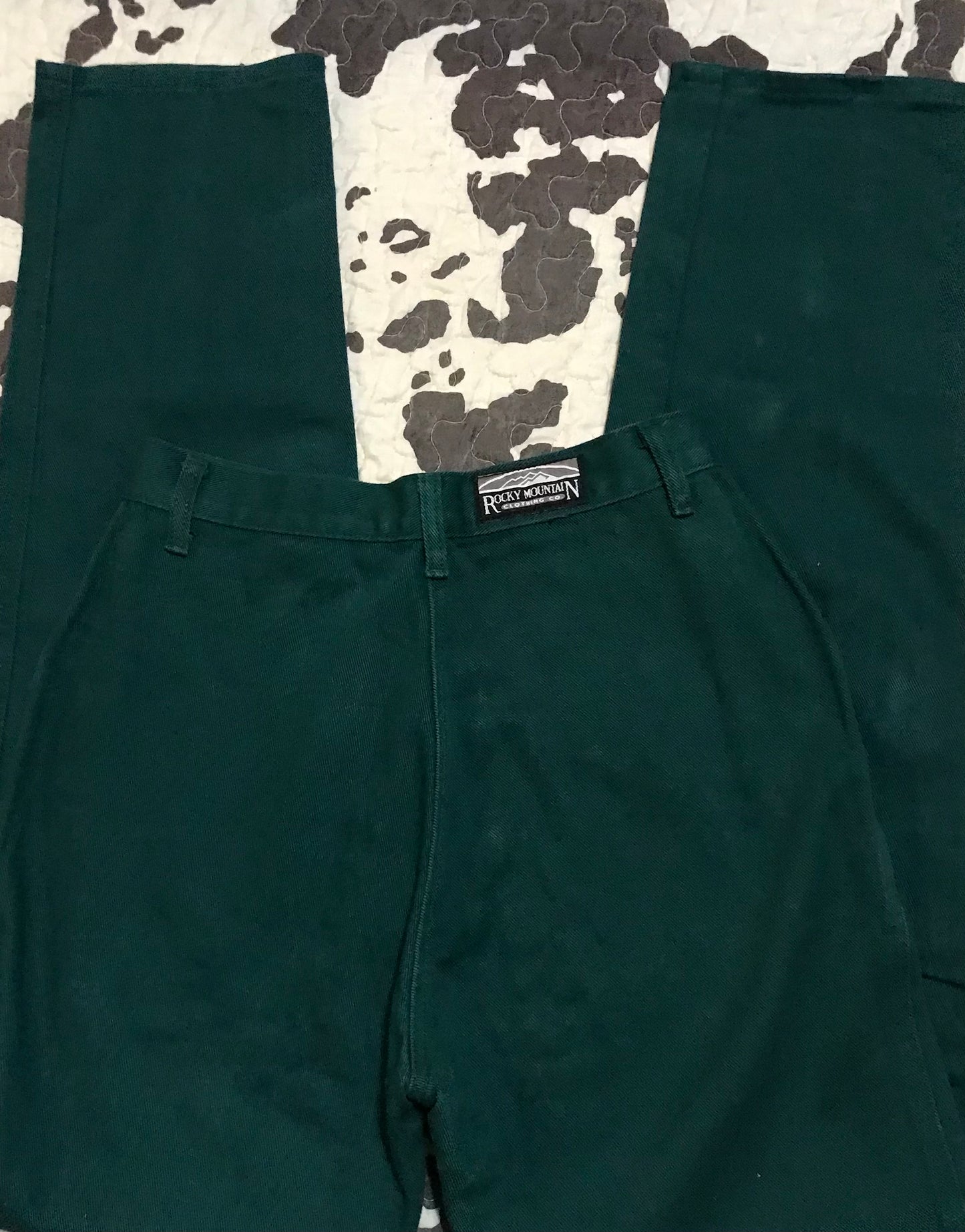 Gunshy Green (25.5 x 33.5)